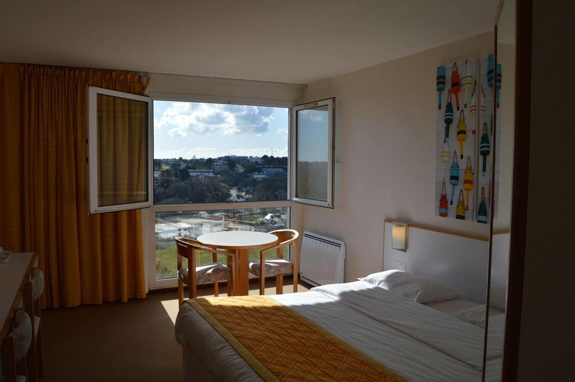 Logis Hotel Du Belvedere Brest Exterior photo